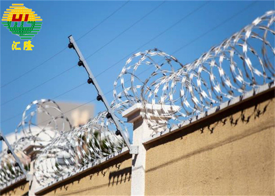 Galvanized Military Concertina Razor Barbed Wire Bto-22 960mm Diameter