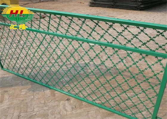 Pvc Coated Diamond Mesh Blade 2.8mm Razor Wire Fence Security Barbed Wire