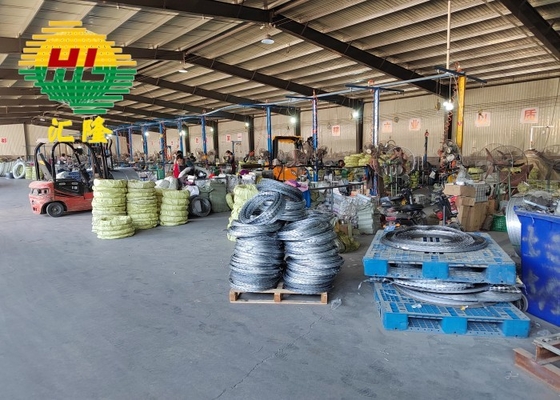 High Security Ukraine Market Military BTO16 BTO18 Concertina Barbed Wire Fence Price