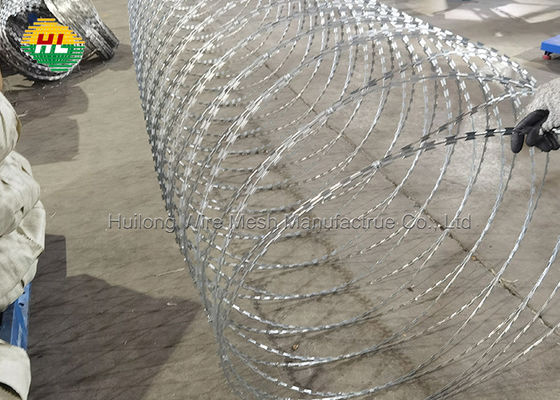Hot Dipped Galvanized Concertina Fencing Wire Double Loop With Clips 450mm