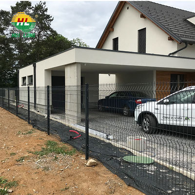 Powder Coated Curved Welded Mesh Fence Triangle Bending 60x200mm